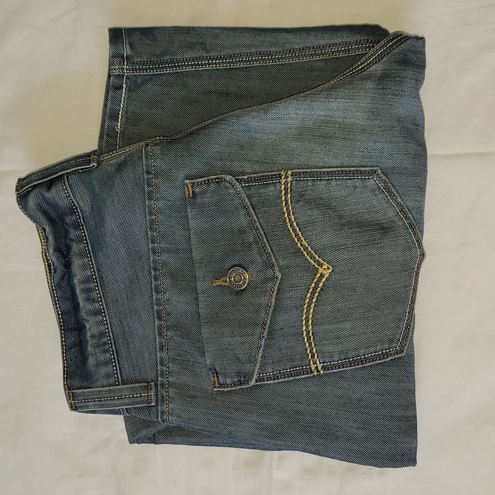 Levi's 🥳 - Picture 2 of 6